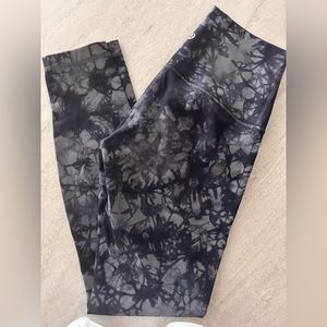 Women’s workout tights.